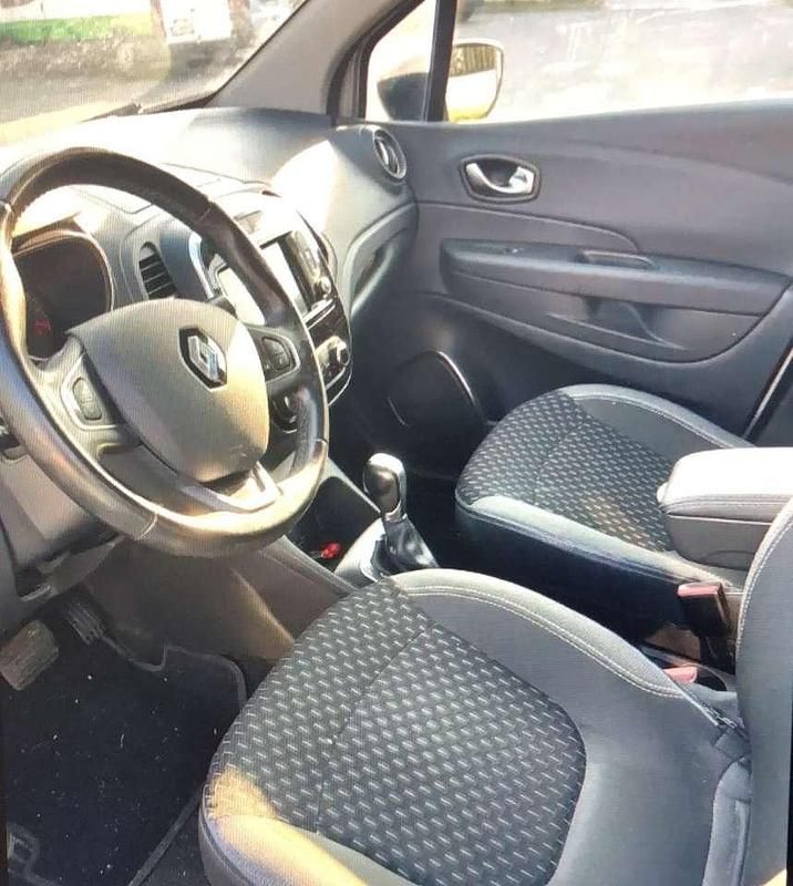 Usata Renault Captur Intens 118 CV (86 kW) 2017 Argento SUV