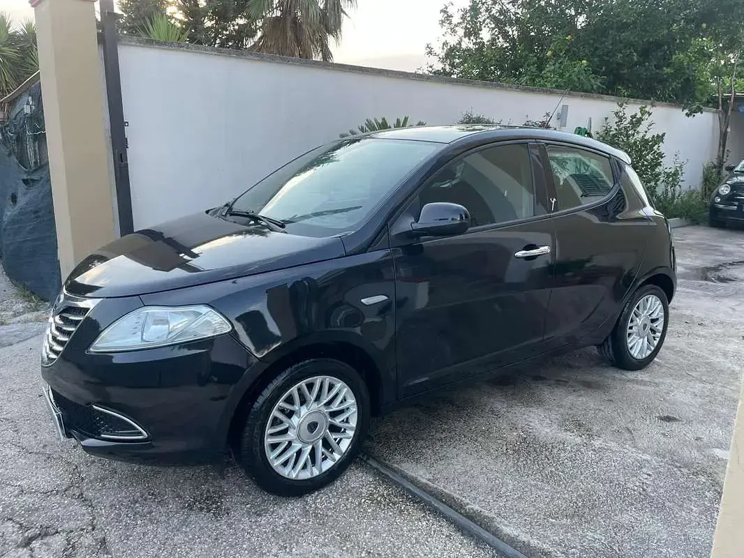 Usata Lancia Ypsilon S 69 CV (50 kW) 2015 Utilitaria