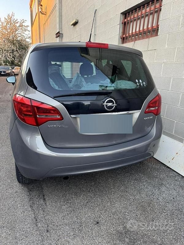 Usata Opel Meriva 95 CV (69 kW) 2014 Monovolume
