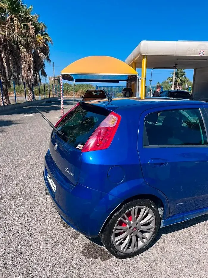 Usata Fiat Punto Sport 90 CV (66 kW) 2008 Bluazzurro Utilitaria