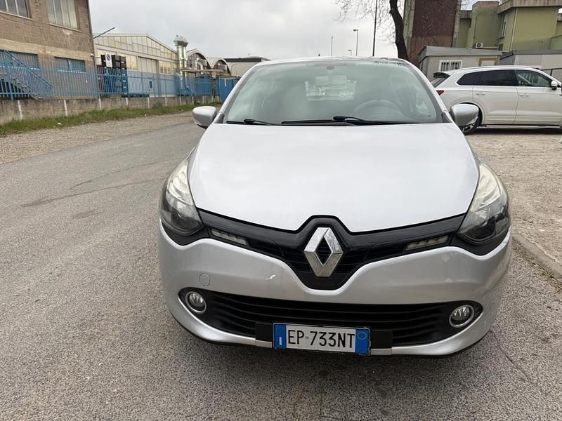 Usata Renault Clio IV 74 CV (54 kW) 2013 Argento Berlina
