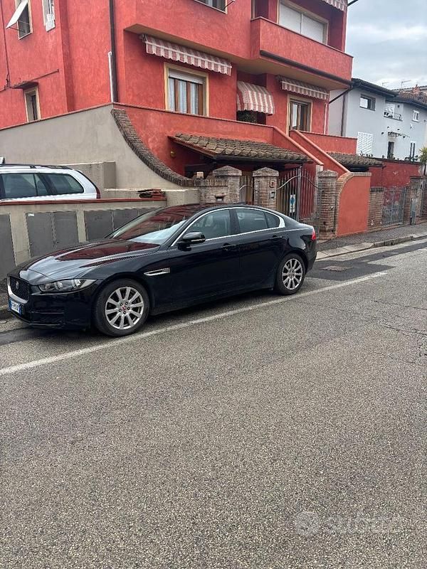 Usata Jaguar XE Portfolio 179 CV (131 kW) 2017 Nero Berlina