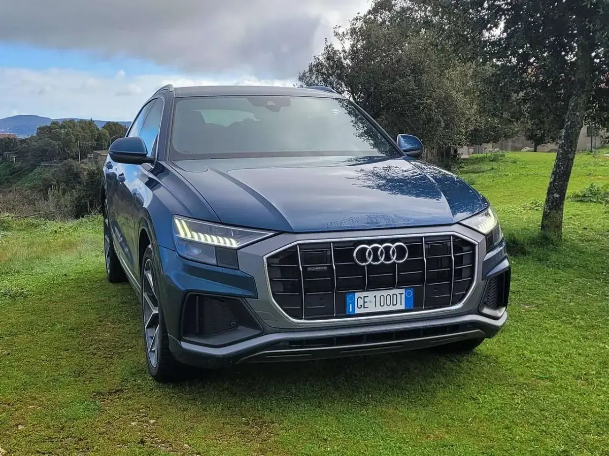 Usata Audi Q8 Sport 286 CV (210 kW) 2021 Blu/azzurro SUV