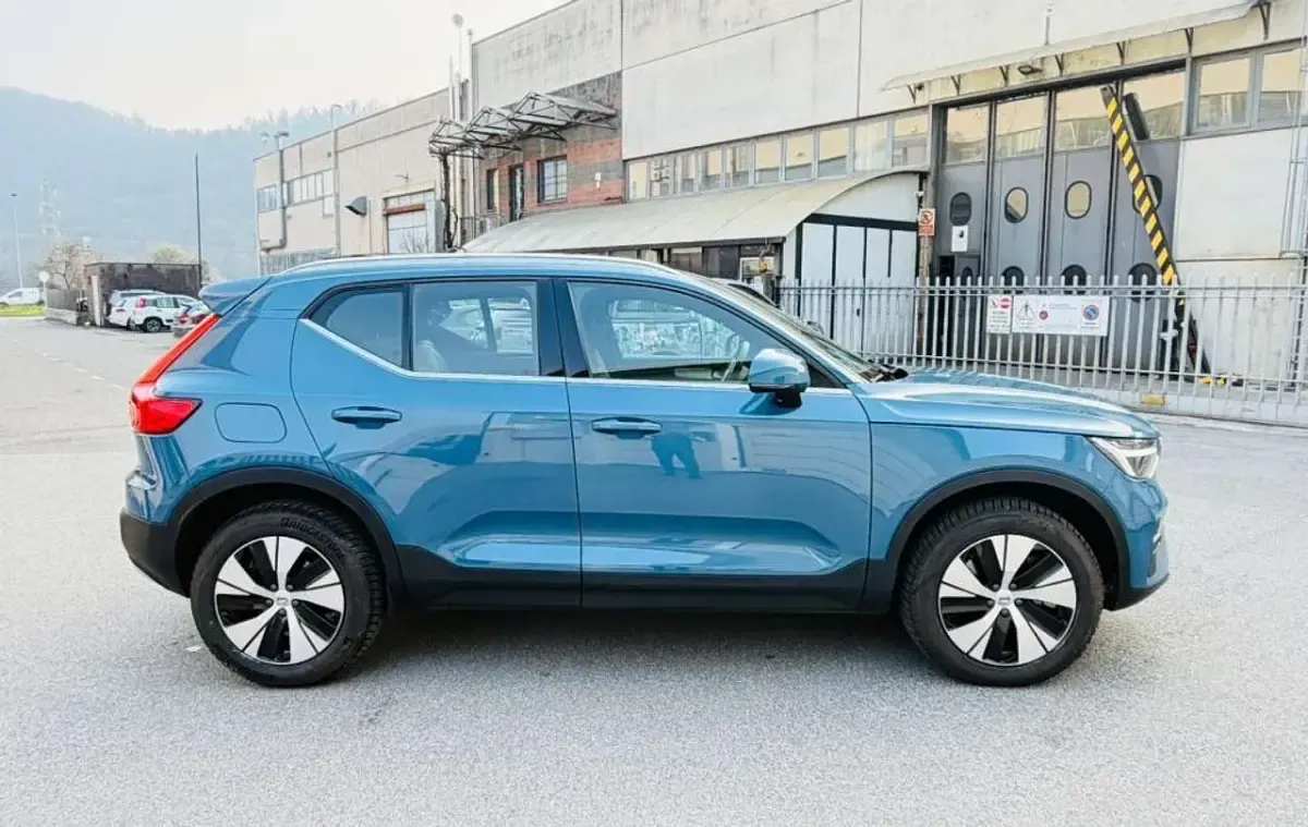 Usata Volvo XC40 Plus 129 CV (94 kW) 2023 Blu SUV