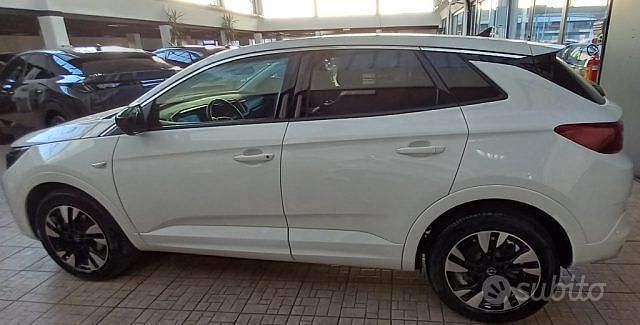 Usata Opel Grandland X Business Elegance 131 CV (96 kW) 2023 Bianco SUV
