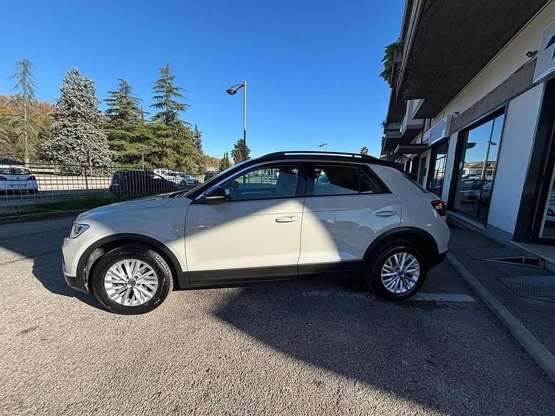 Usata VW T-Roc Life 110 CV (80 kW) 2022 Beige SUV