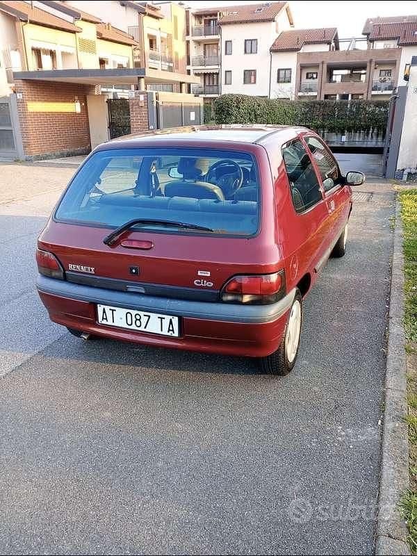 Occasion Renault Clio 92 ch (67 kW) 1997 Citadine