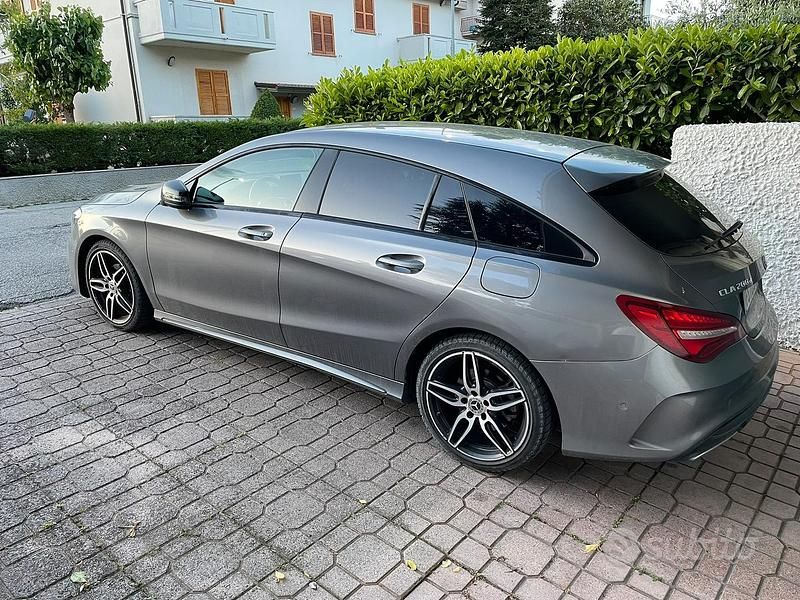 Usata Mercedes CLA200 Premium 136 CV (100 kW) 2018 Grigio Station wagon