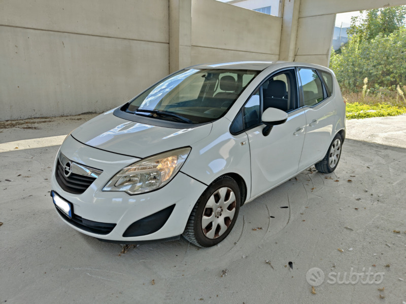 Usato 2012 Opel Meriva 1.2 Diesel 95 CV (4.000 €)