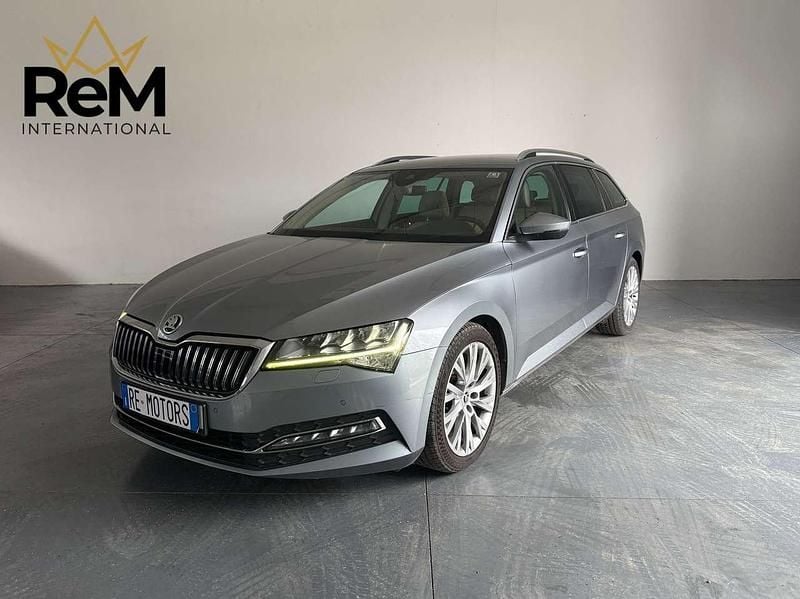 Usata Skoda Superb 190 CV (139 kW) 2021 Argento Station wagon
