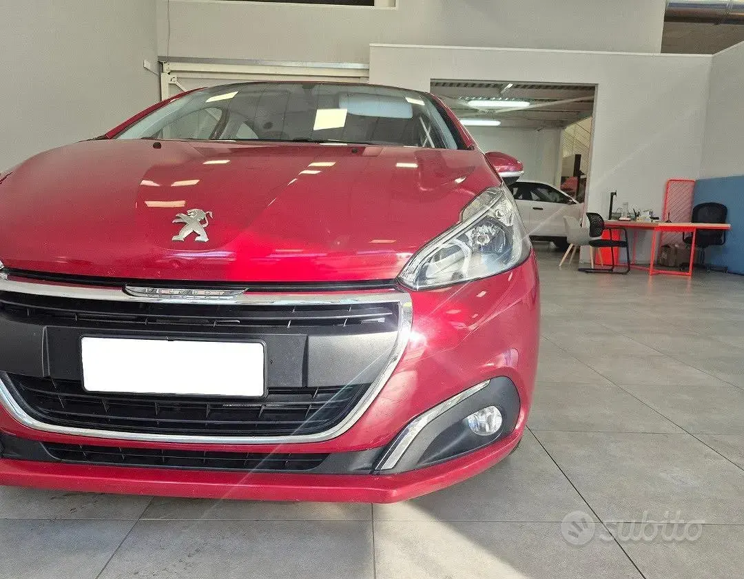 Usata Peugeot 208 Active 82 CV (60 kW) 2018 Bianco Utilitaria
