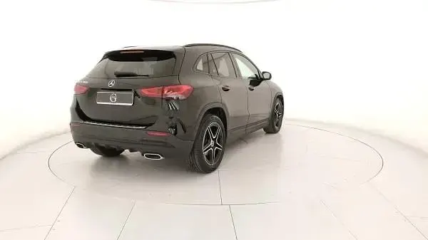 Usata Mercedes GLA180 Premium 116 CV (85 kW) 2023 Nero SUV