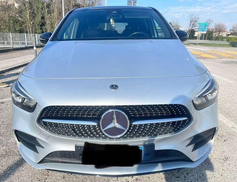 Usata Mercedes B180 Business 116 CV (85 kW) 2021 Utilitaria