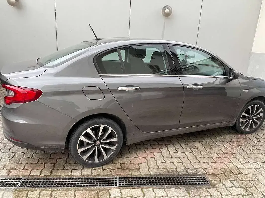 Usata Fiat Tipo Opening Edition 120 CV (88 kW) 2015 Grigio Berlina