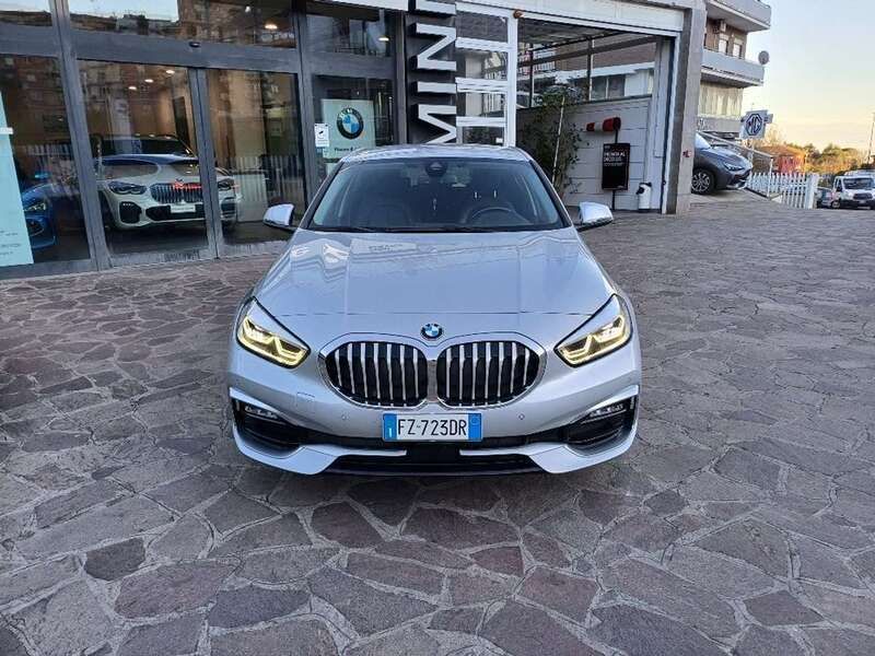 Usata BMW 120 Luxury Line 190 CV (139 kW) 2019 Argento Utilitaria