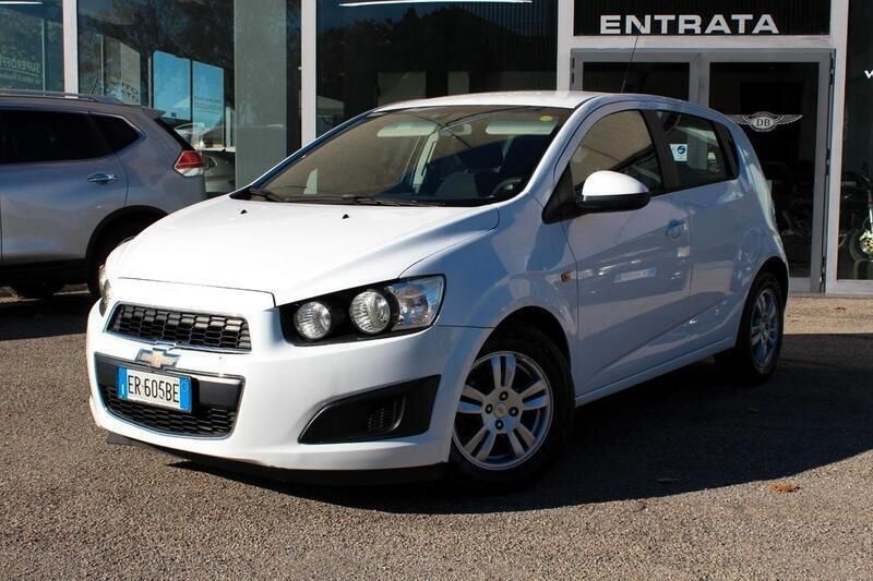 Bianco Usata 2013 Chevrolet Aveo Tre volumi | 2900 € (Cara) - Immagine 1/4