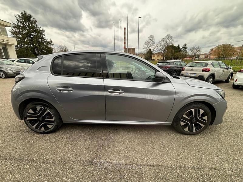 Usata Peugeot 208 Allure 101 CV (74 kW) 2025 Grigio Utilitaria