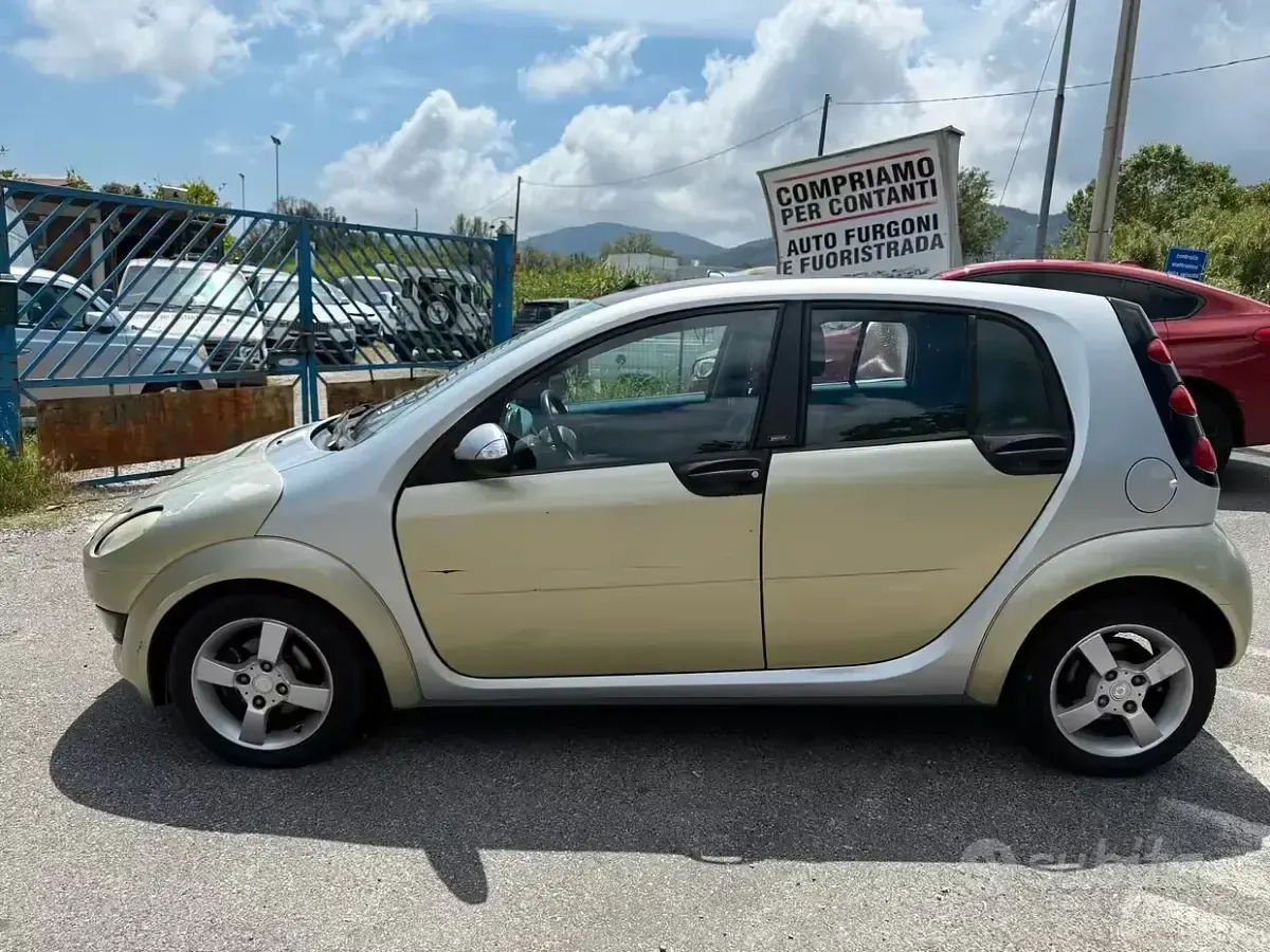 Usata Smart ForFour Pulse 95 CV (69 kW) 2005 Marrone Utilitaria
