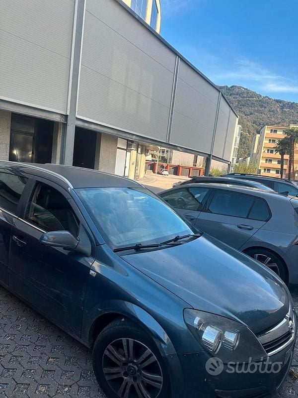 Usata Opel Astra 120 CV (88 kW) 2007 Grigio Station wagon