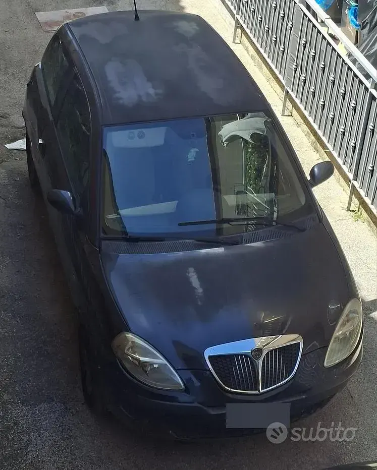 Usata Lancia Ypsilon 60 CV (44 kW) 2004 Nero Utilitaria