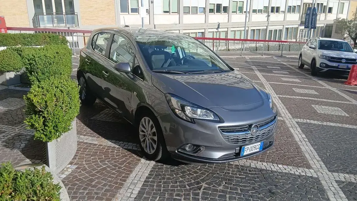 Usata Opel Corsa Cosmo 90 CV (66 kW) 2018 Utilitaria