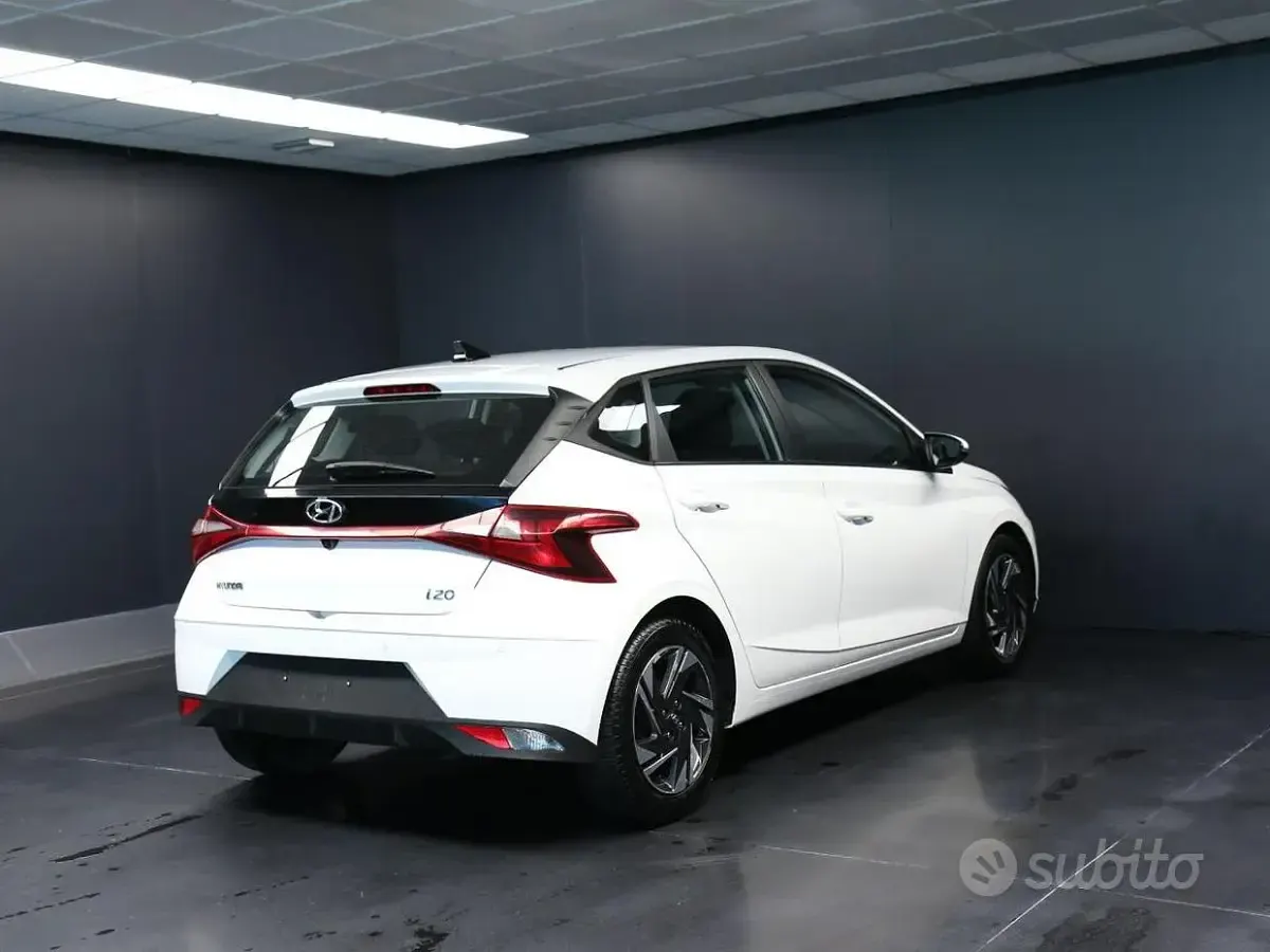 Usata Hyundai i20 84 CV (61 kW) 2023 Bianco Utilitaria