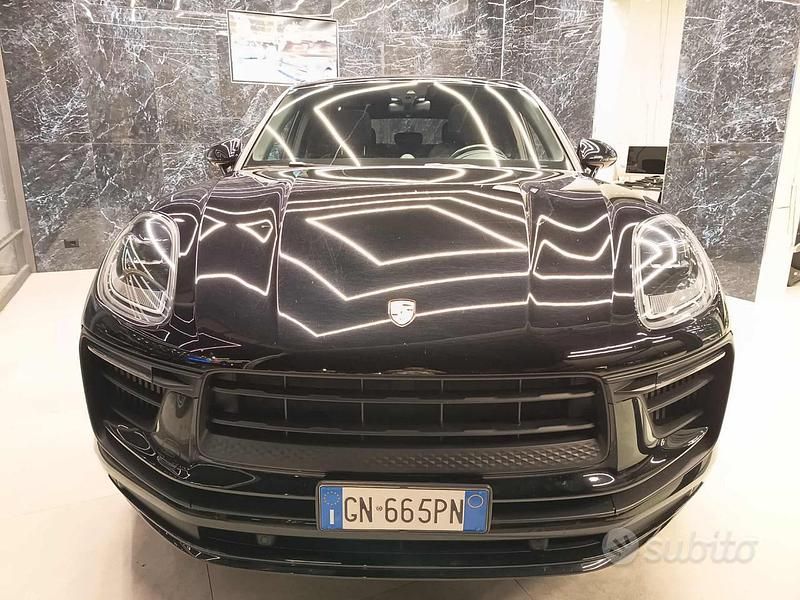 Nero Usata 2023 Porsche Macan SUV | 69.000 € (Ottimo prezzo) - Immagine 1/4