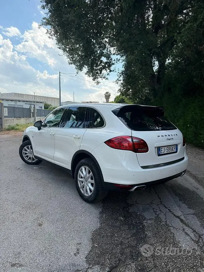 Usata Porsche Cayenne 245 CV (180 kW) 2012 Bianco SUV
