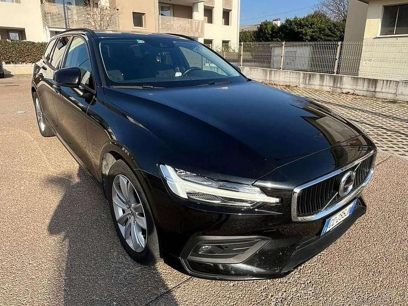 Usata Volvo V60 Business Edition 150 CV (110 kW) 2020 Nero Station wagon