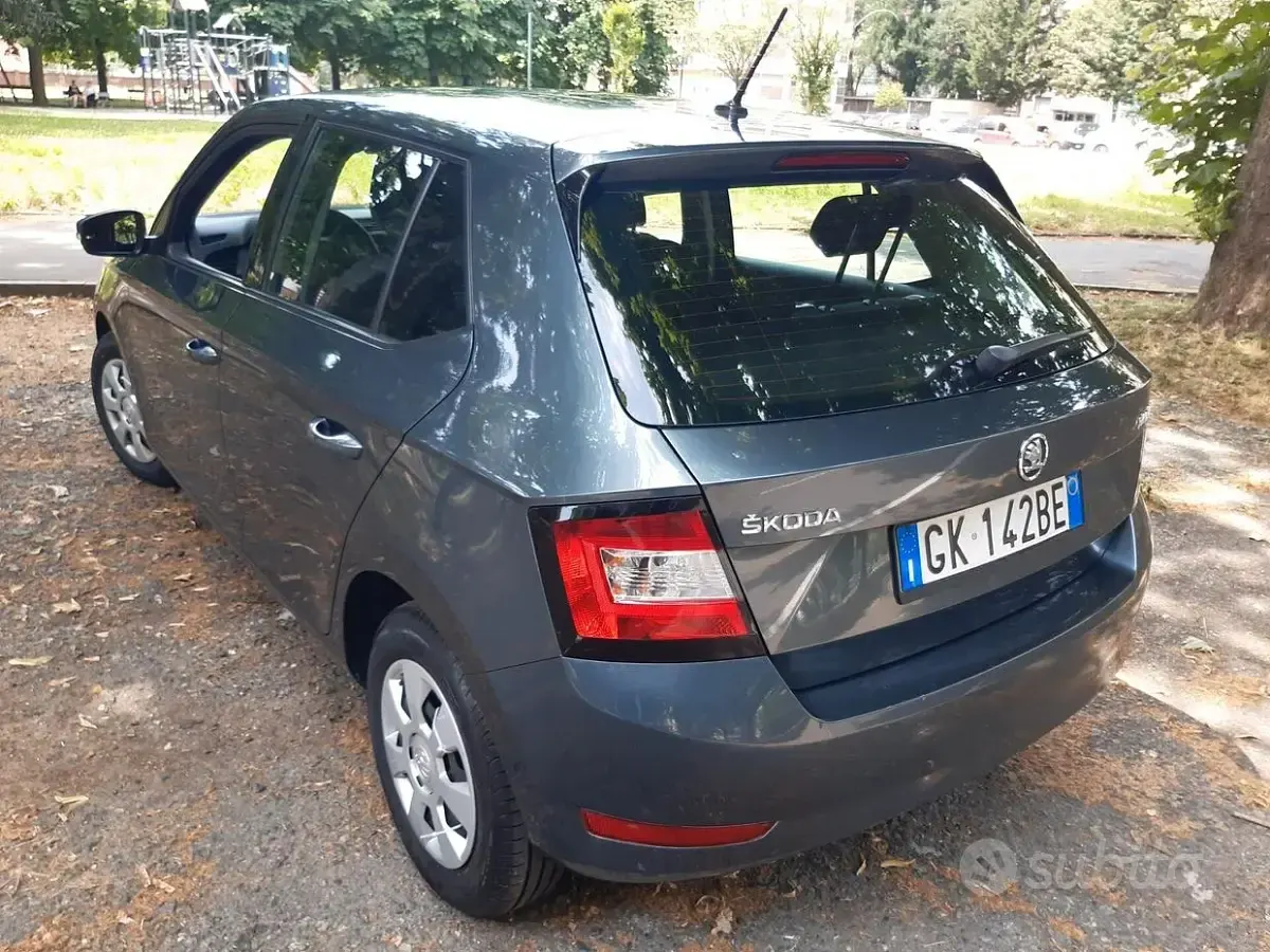 Usata Skoda Fabia 77 CV (56 kW) 2020 Grigio Utilitaria