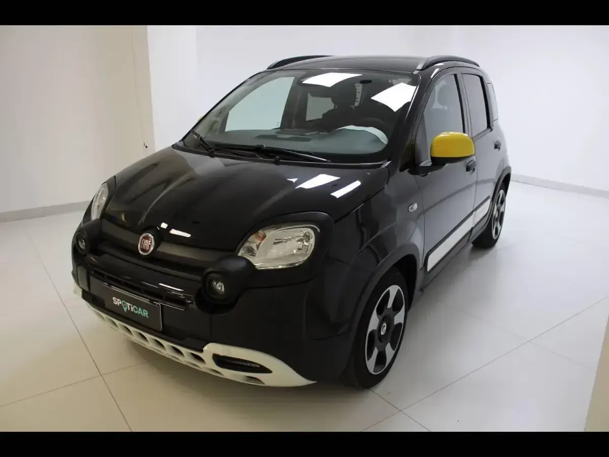 Usata Fiat Panda Cross Cross 69 CV (50 kW) 2025 Nero Utilitaria