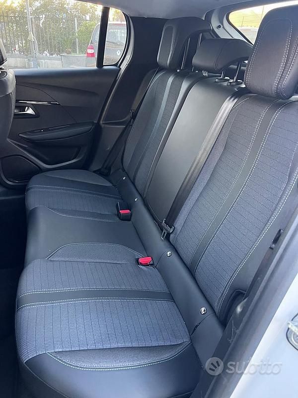 Usata Peugeot 208 Allure 100 CV (73 kW) 2022 Bianco Utilitaria