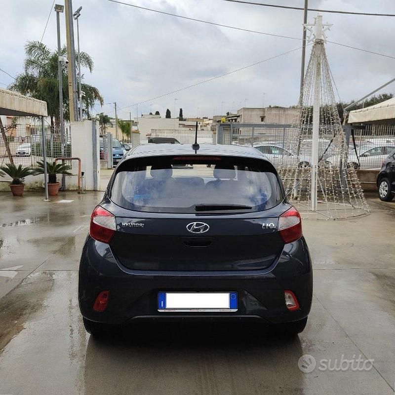 Usata Hyundai i10 Advanced 67 CV (49 kW) 2022 Grigio Utilitaria