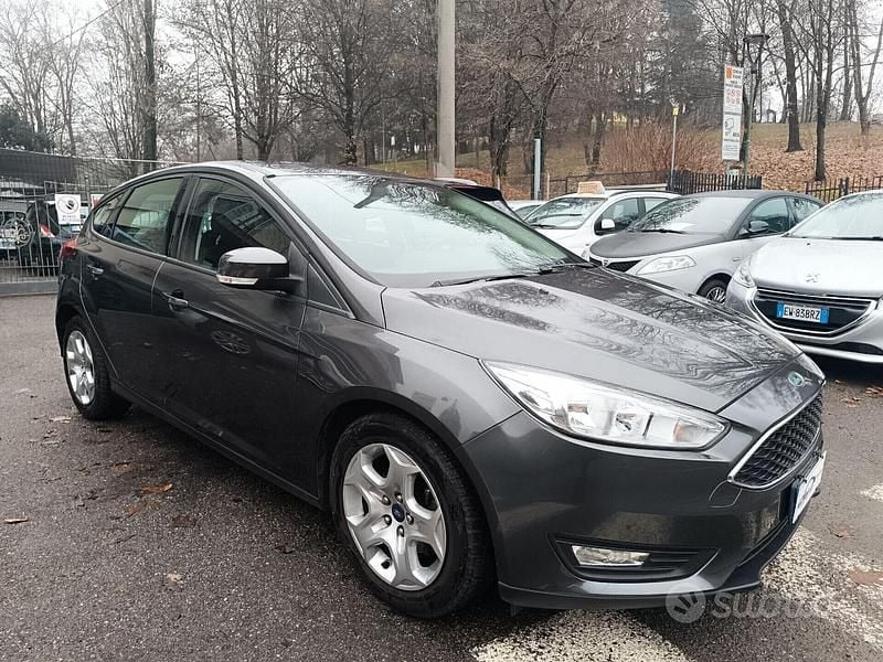 Usata Ford Focus 101 CV (74 kW) 2018 Grigio Berlina