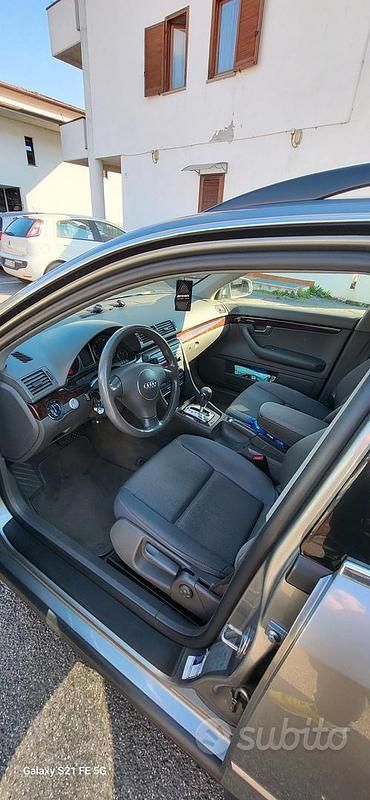 Usata Audi A4 131 CV (96 kW) 2004 Grigio Station wagon