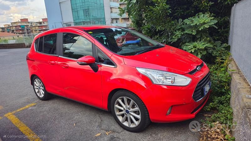 Begagnad Ford B-MAX Titanium 90 HK (66 kW) 2017 Röd Minibuss