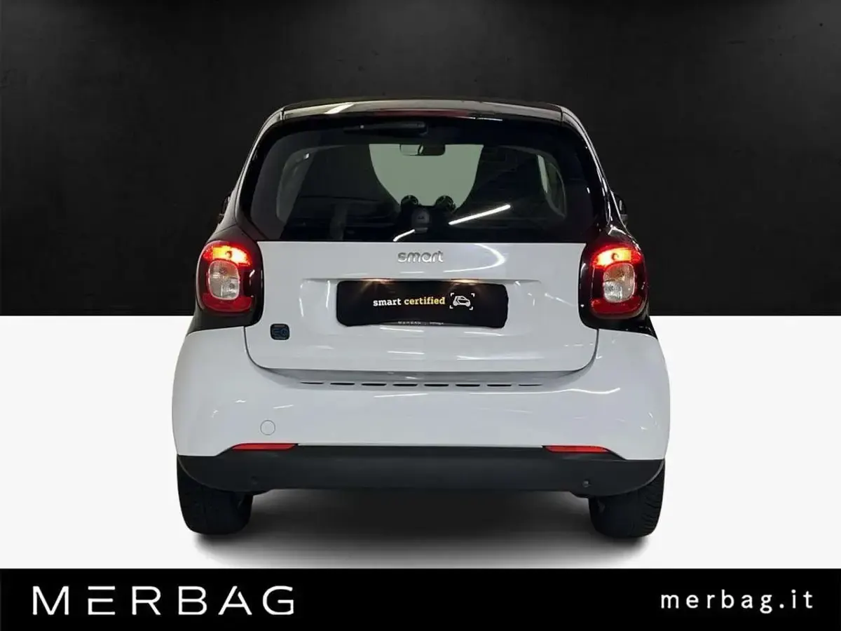 Usata Smart ForTwo Coupé Pure 60 kW (82 CV) 2022 Bianco Utilitaria