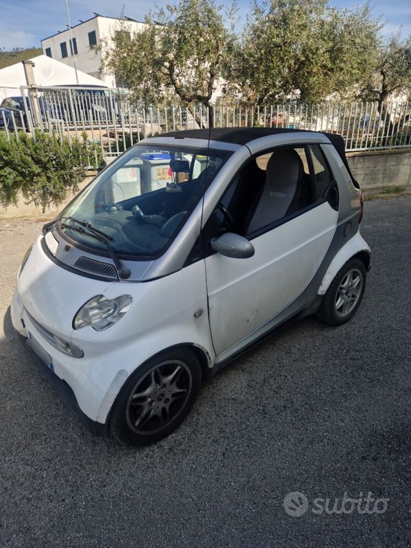 Usata Smart ForFour 68 CV (50 kW) 2004 Bianco Utilitaria