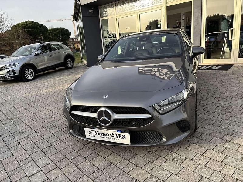 Usata Mercedes A200 Business 150 CV (110 kW) 2021 Grigio Utilitaria