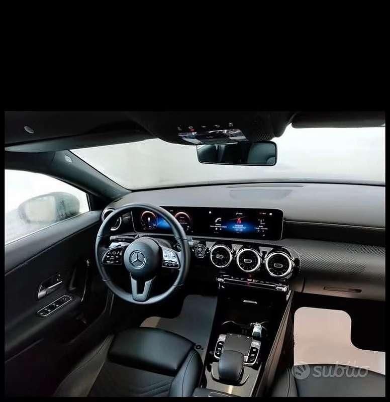 Usata Mercedes A180 Business 116 CV (85 kW) 2018 Grigio Berlina