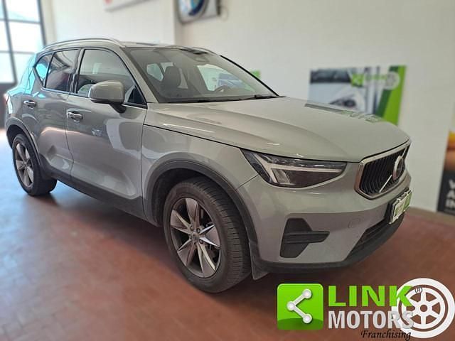 Grigio Usata 2024 Volvo XC40 Core SUV | 28.300 € (Super prezzo) - Immagine 1/4