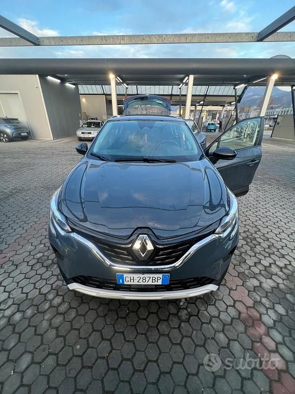 Blu/azzurro Usata 2019 Renault Captur RS Line SUV | 15.000 € (Buon prezzo) - Immagine 1/4