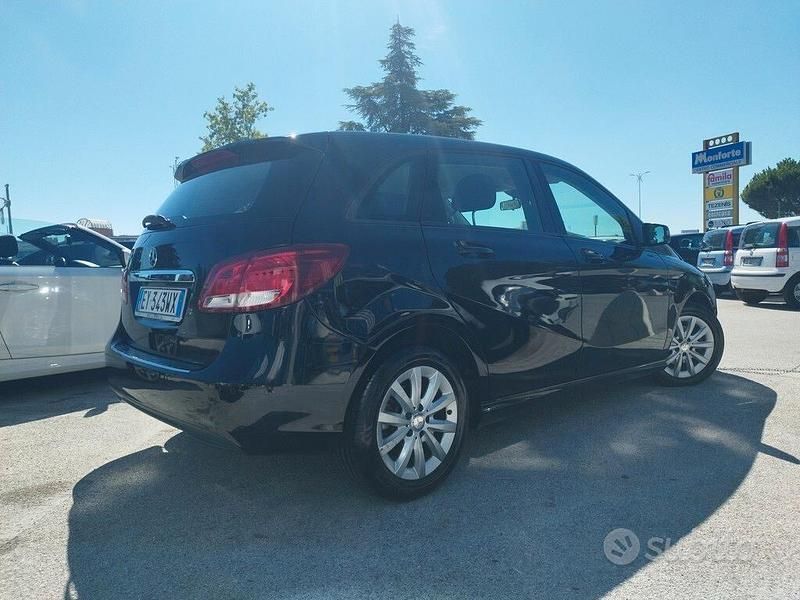 Usata Mercedes B180 Executive 109 CV (80 kW) 2015 Nero Monovolume