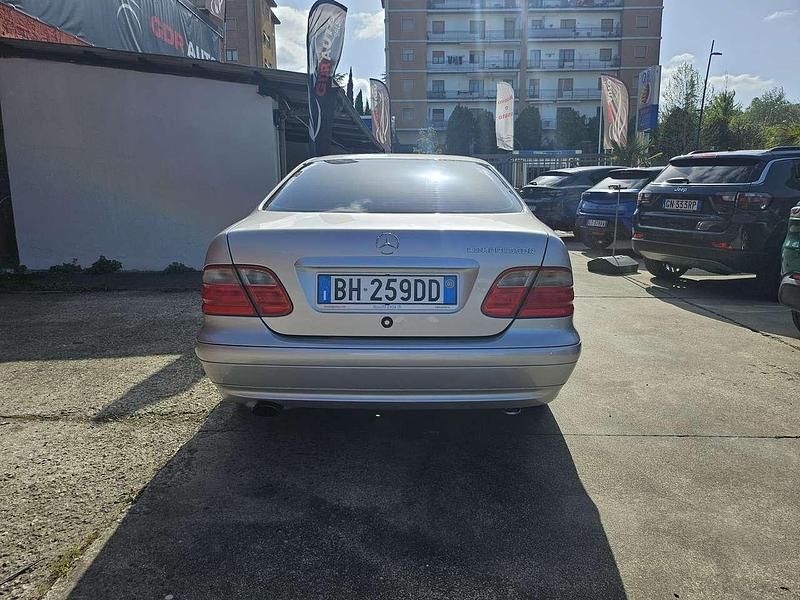 Usata Mercedes CLK200 Elegance 192 CV (141 kW) 2000 Argento Coupé