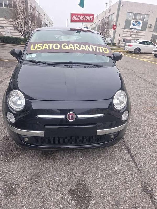 Nero Usata 2015 Fiat 500 Lounge Due volumi | 7400 € (Buon prezzo) - Immagine 1/4