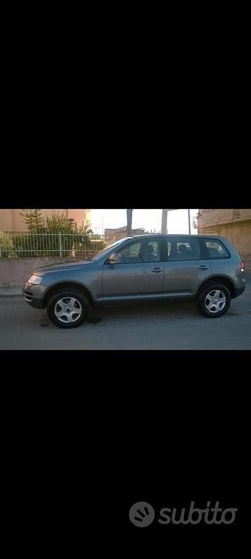 Usata VW Touareg R 174 CV (127 kW) 2004 Grigio SUV
