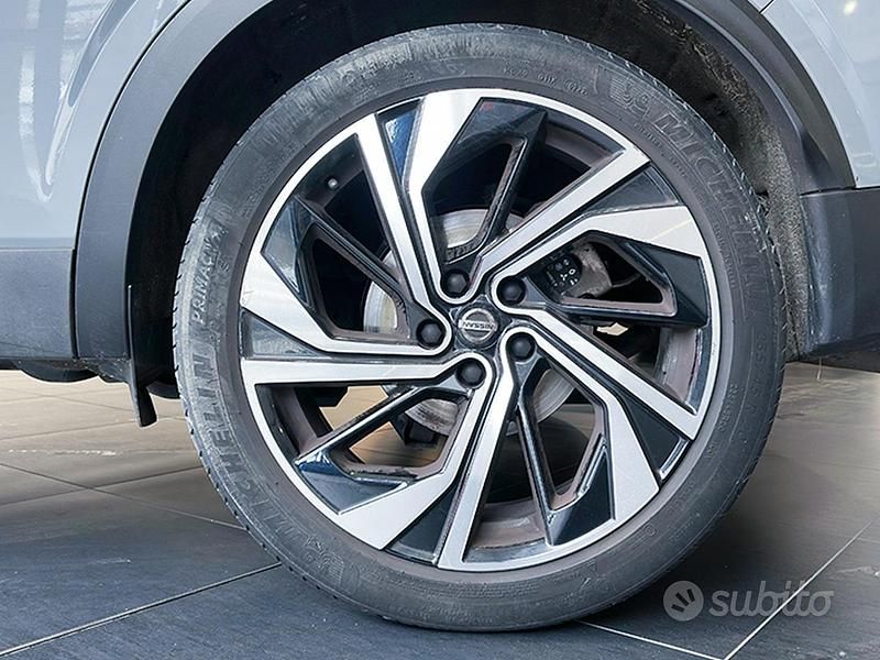 Usata Nissan Qashqai Tekna+ 158 CV (116 kW) 2022 Ceramic grey tetto nero SUV