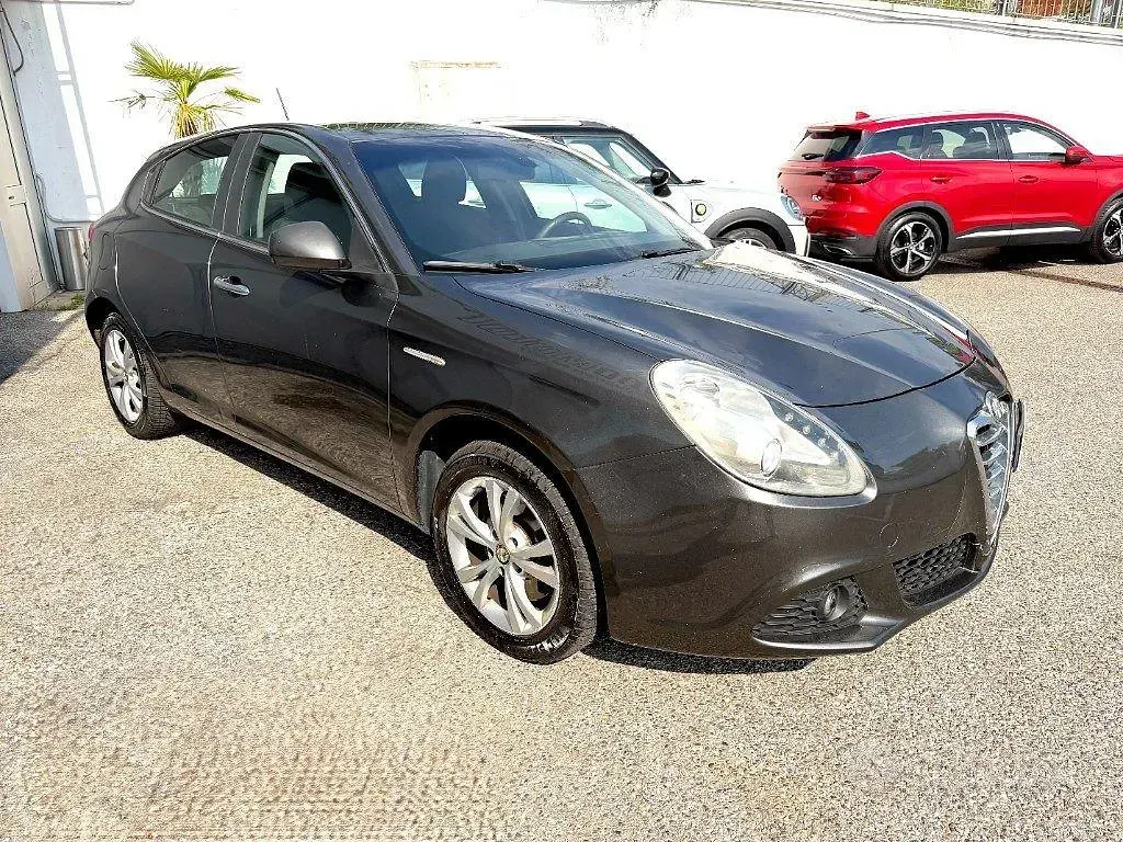 Usata Alfa Romeo Giulietta Progression 140 CV (102 kW) 2012 Grigio Utilitaria