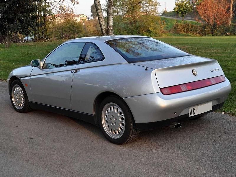 Usata Alfa Romeo GTV 201 CV (147 kW) 1996 Argento Coupé
