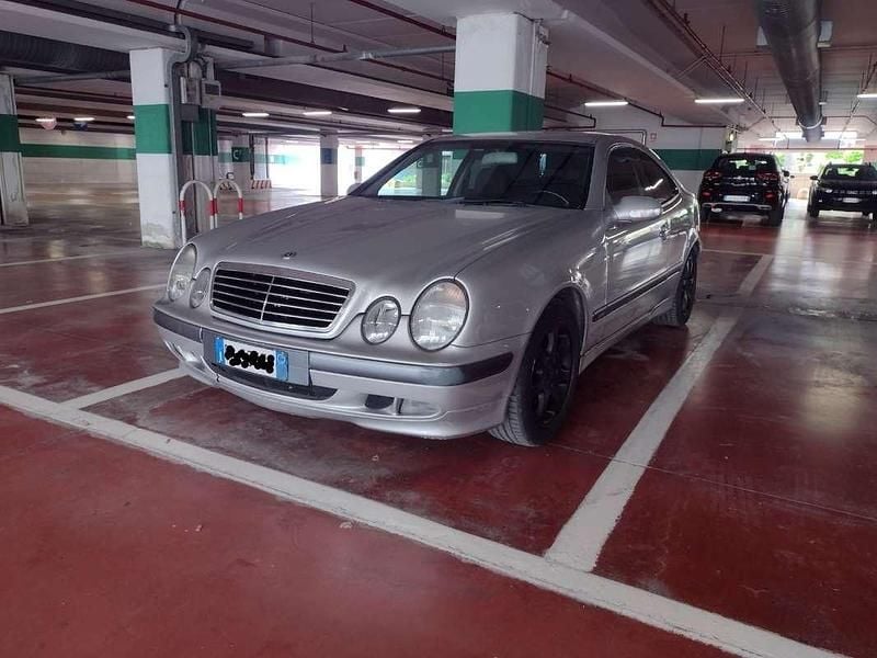 Grigio Usata 2001 Mercedes CLK200 Elegance Coupé | 4500 € (Buon prezzo) - Immagine 1/4